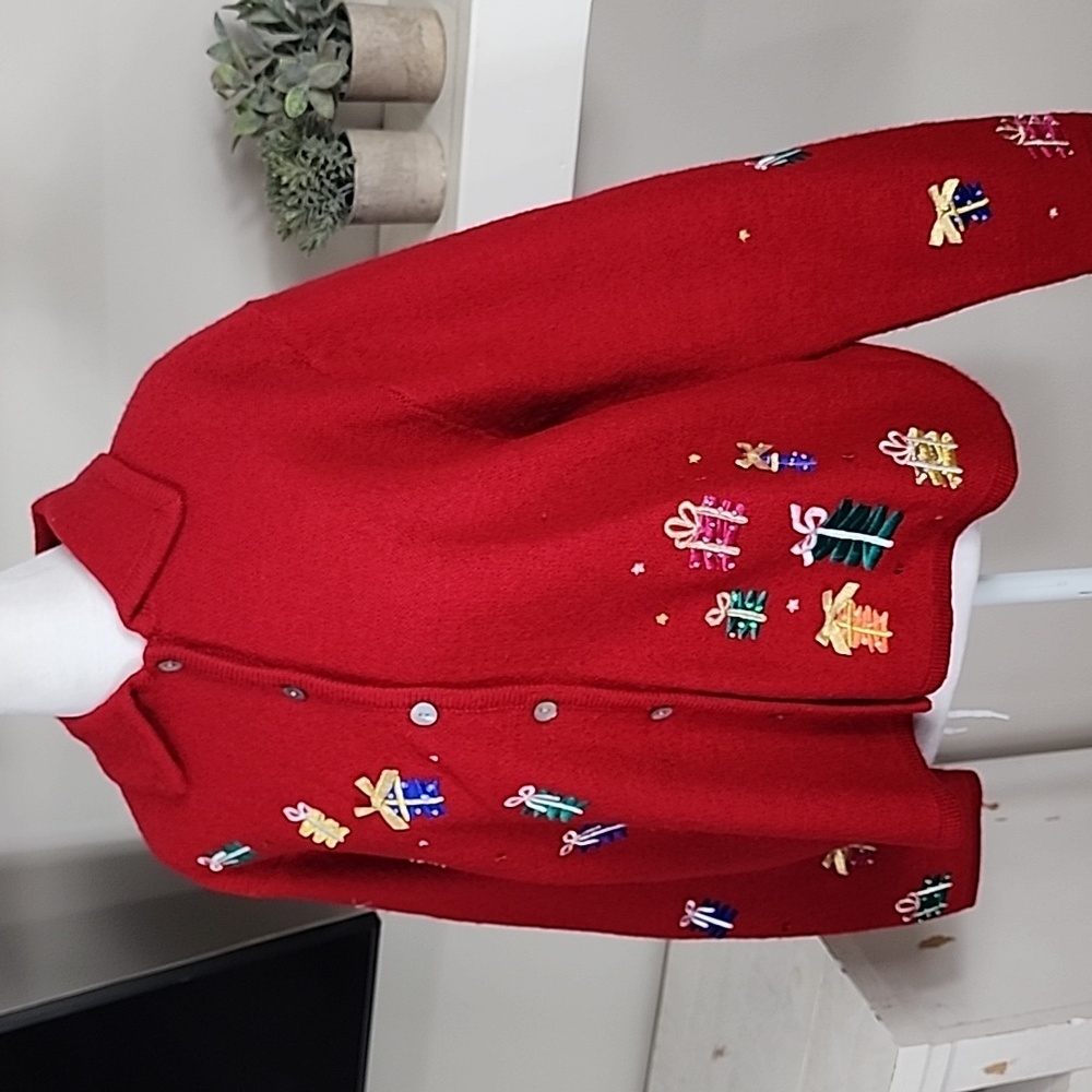 Karen Scott Sport 100% Wool Embroidered Holiday Presents Button Front Cardigan - Picture 2 of 9